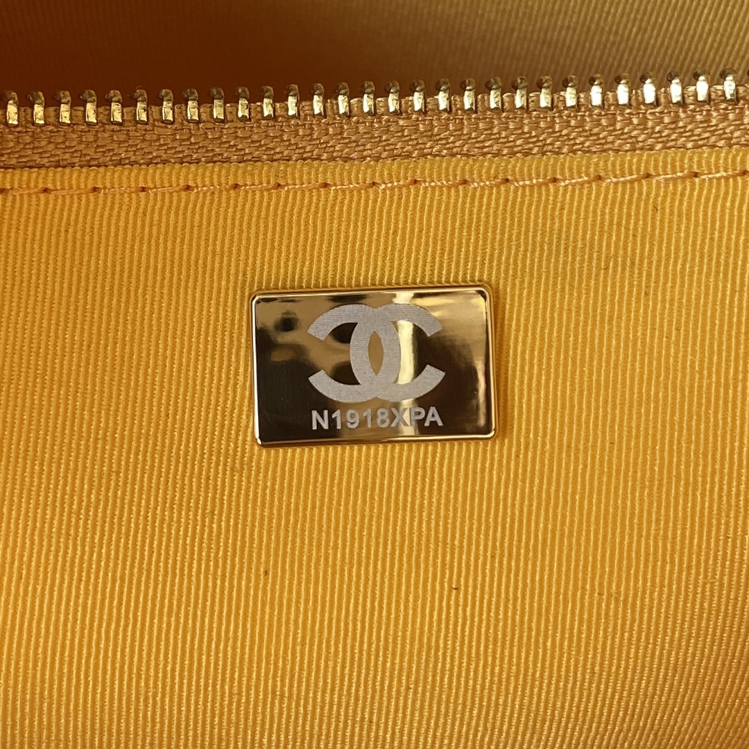 Calfskin Large 31 Chain Shoulder Bag Handbag AS1010 Yellow